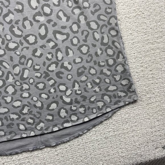 Tuff Athletics Women's XXL Grey Workout Tee Leopard Camo AOP Short Sleeve - Picture 4 of 14